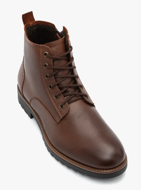 Men’s brown boots