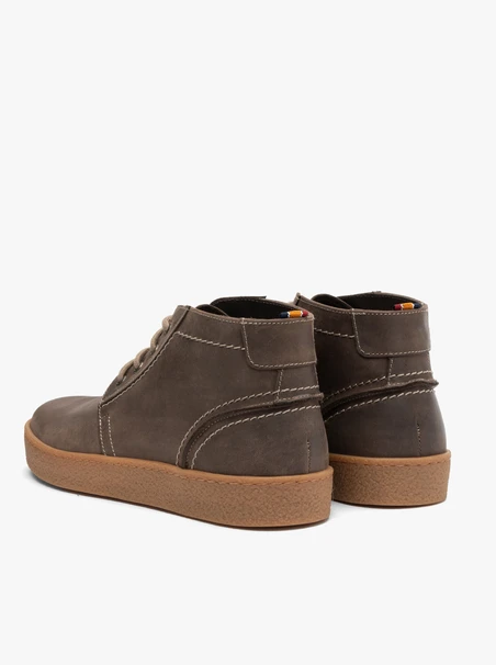 Braune Nubuk-Stiefel