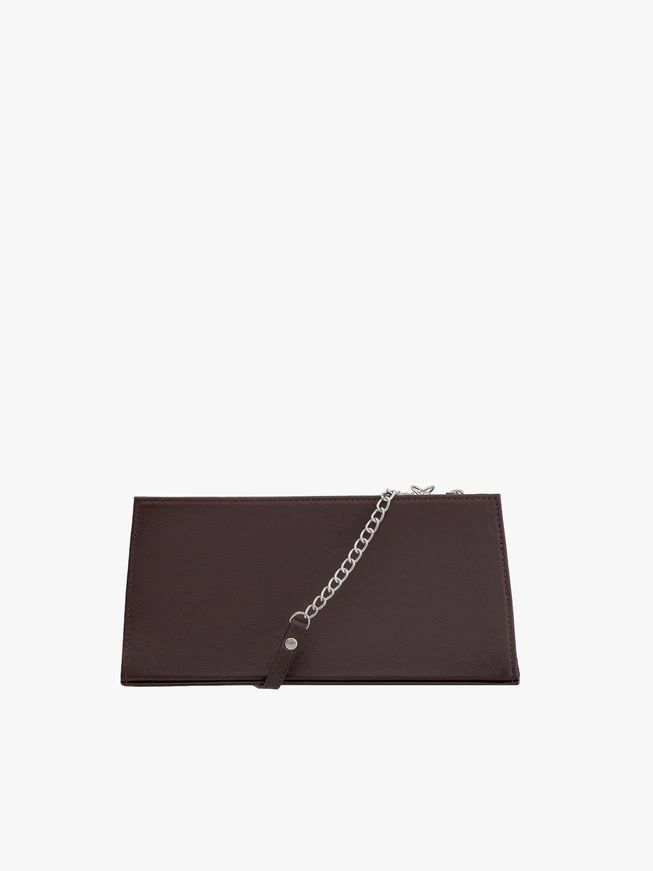 Kastanienbraune Clutch-Tasche mit Kette