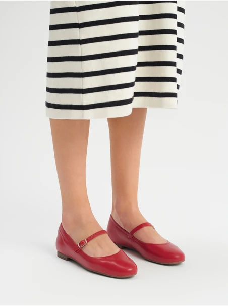 Rote Damen Ballerinas mit Riemen