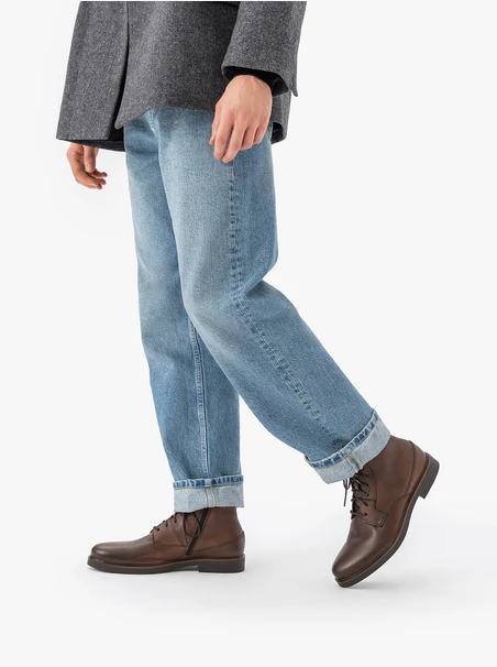 Men’s brown boots