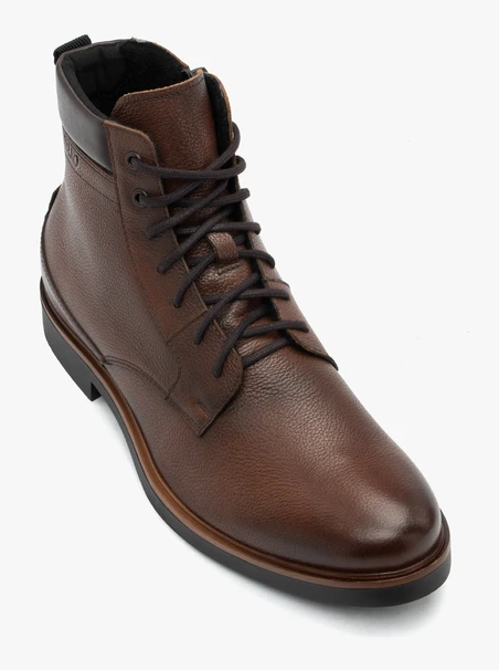 Men’s brown boots