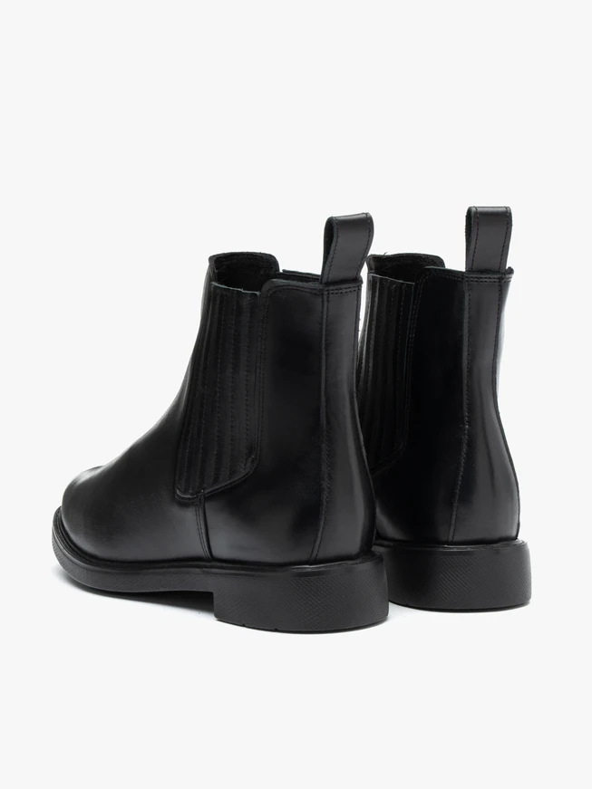 Black leather warm-lined Chelsea boots
