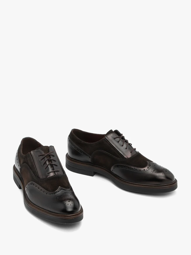 Dunkelbraune Halbschuhe aus gebundenem Leder