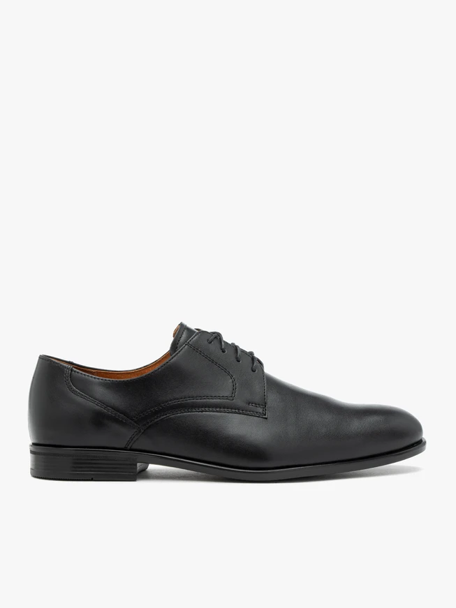 Schwarze Schnürhalbschuhe