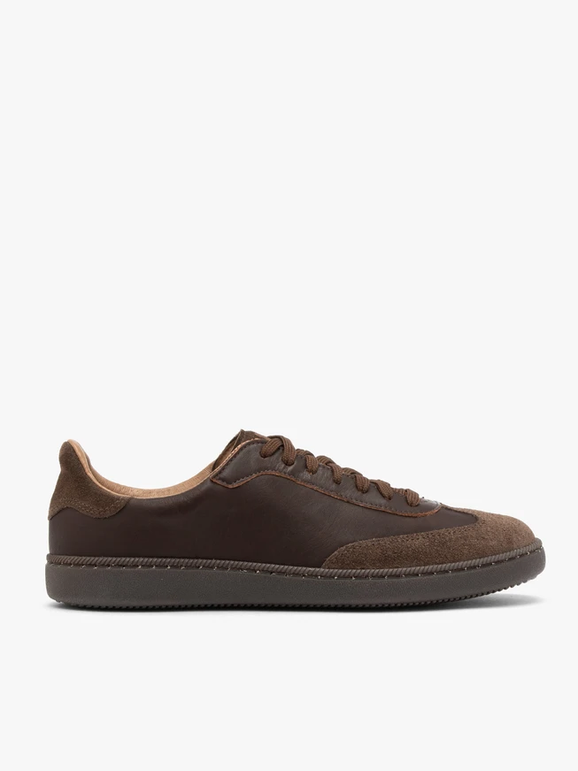 Braune halbe Sportschuhe mit flacher Sohle