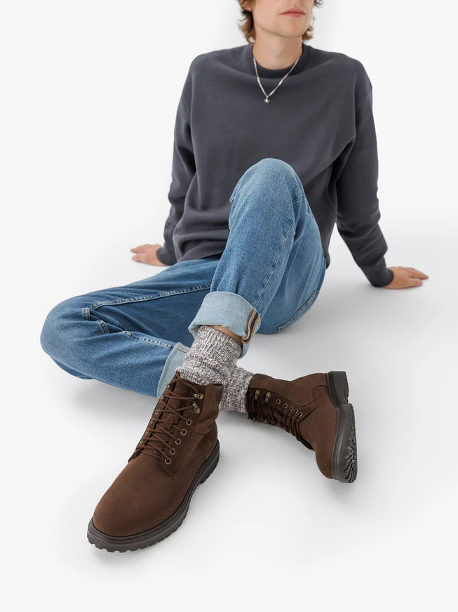 Dunkelbraune kombinierte Lederstiefel