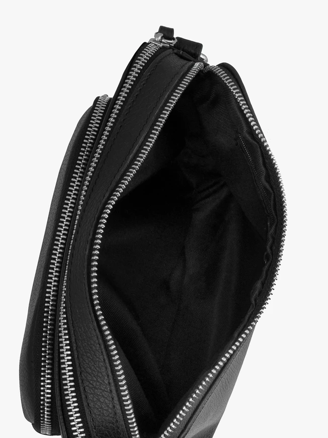 Schwarze kleine Posttasche