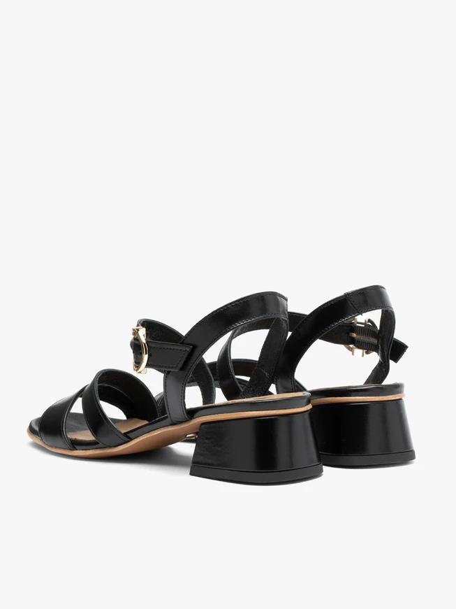 Schwarze niedrige Stiletto-Sandalen