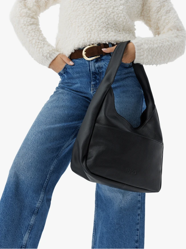 Schwarze Hobo-Handtasche aus genarbtem Leder