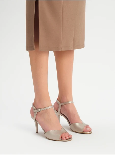 Stiletto-Sandalen aus Platin für Frauen