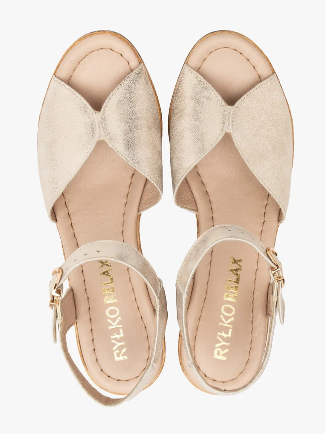 Platin-Sandalen mit Plateausohle