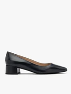 Marineblaue niedrighackige Pumps