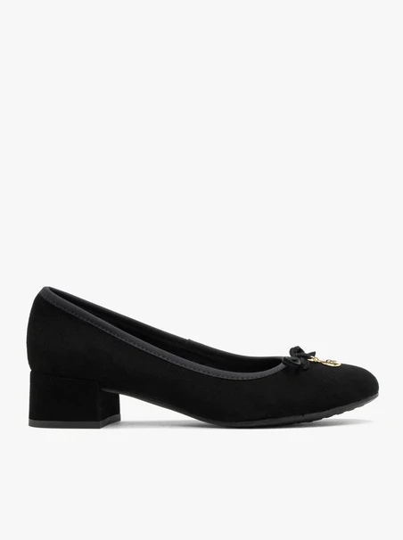 Pumps mit niedrigem Absatz aus Veloursleder