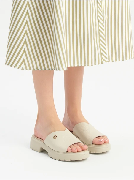 Cremefarbene Plateau-Flip-Flops für Frauen