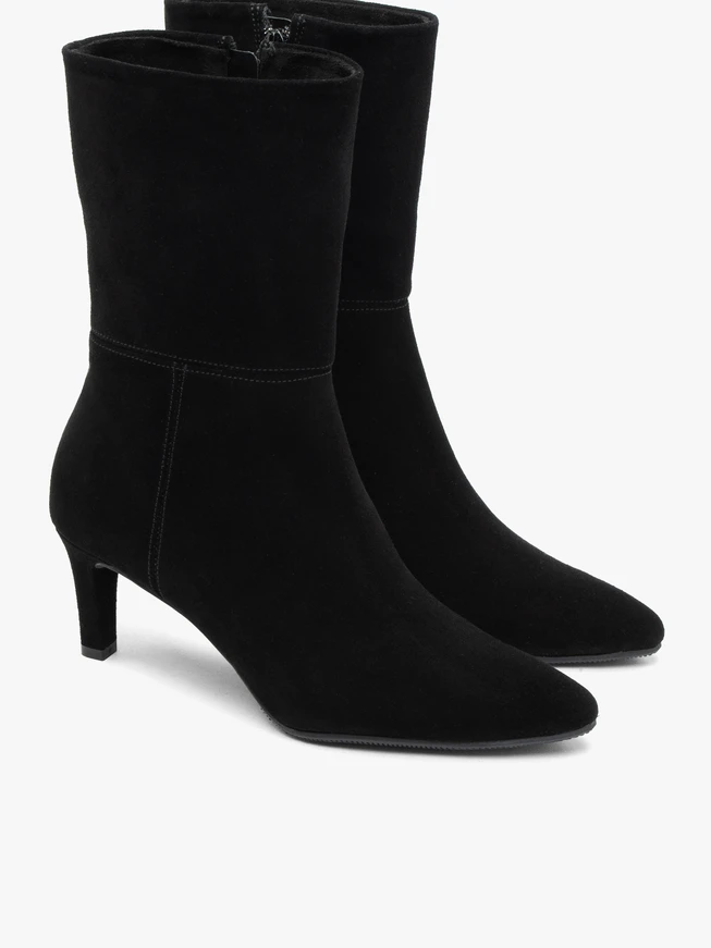 Schwarze, höhere Velourslederstiefel