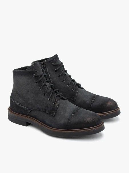 Graue Velourslederstiefel