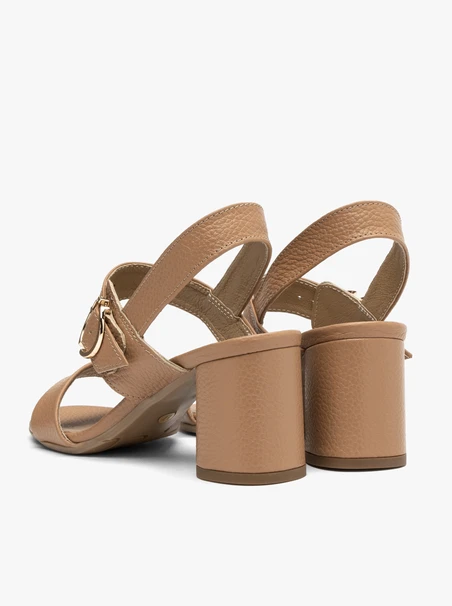 Hellbraune Damen-Sandalen mit Absatz