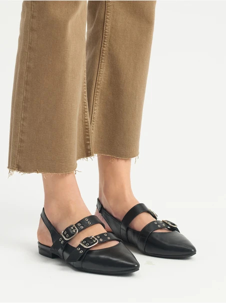 Schwarze absatzlose Ballerinas