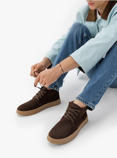 Dunkelbraune Velourslederstiefel