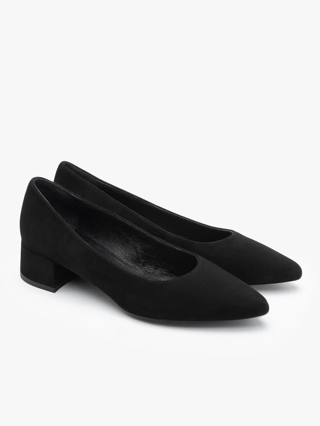 Schwarze Pumps aus Velours mit niedrigem Absatz