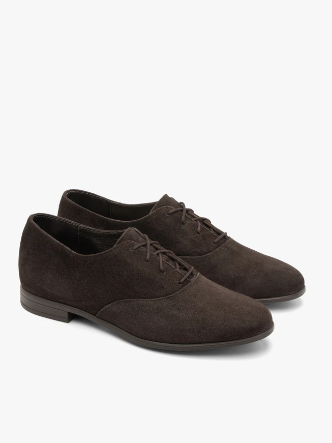Klassische Schnürhalbschuhe in Schokolade