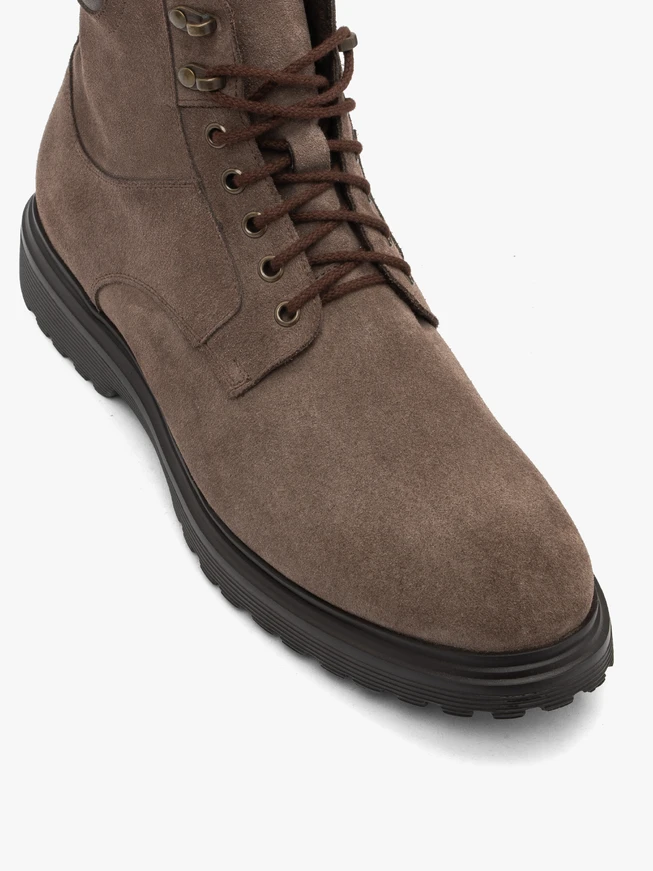 Braune Freizeitstiefel