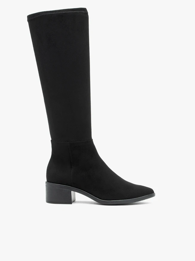 Schwarze isolierte Stiefel mit elastischem Schaft