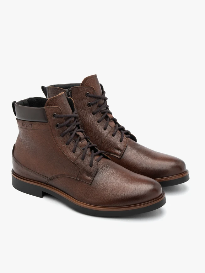 Braune isolierte Stiefel