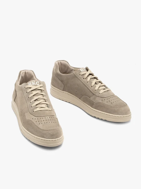 Olive men’s shoes with lightweight sole