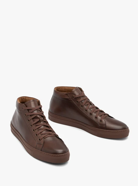 Braune Sportstiefel aus Leder