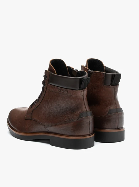 Men’s brown boots