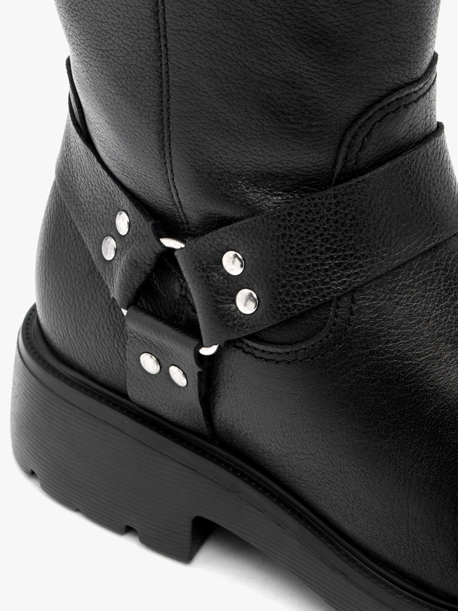 Biker-Stiefel mit Metallverzierungen