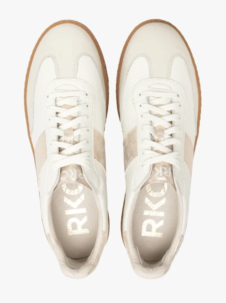 Cream sporty shoes with platinum accents