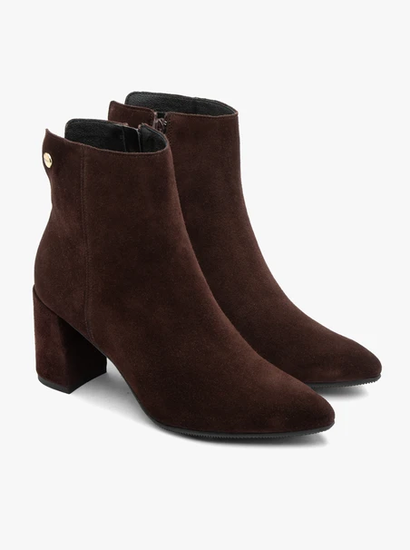Kastanienbraune Stiletto-Stiefel