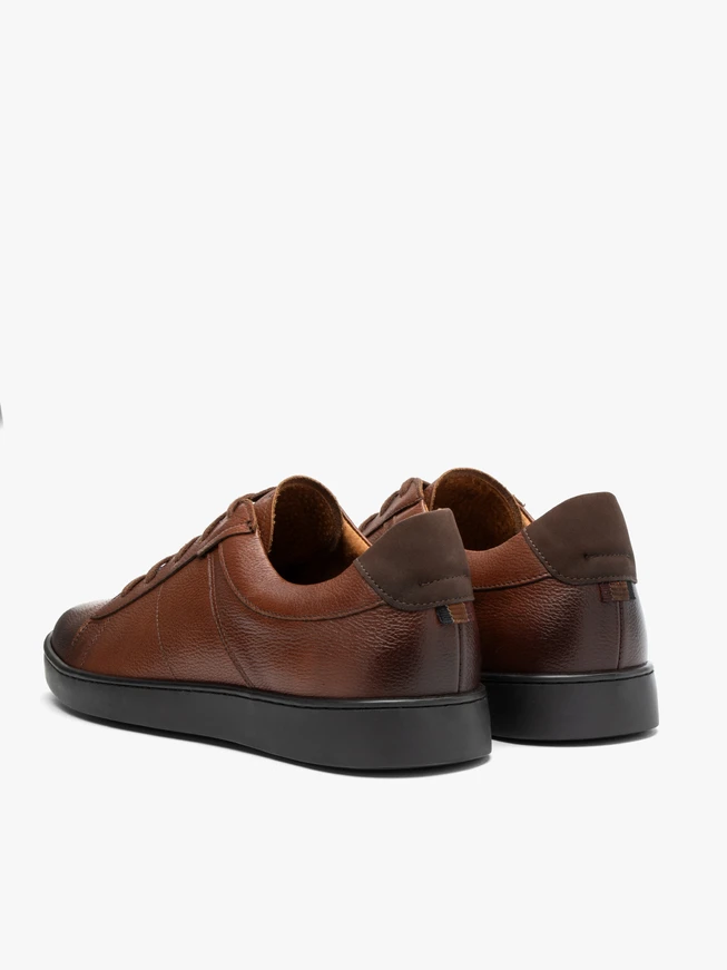 Braune Freizeithalbschuhe