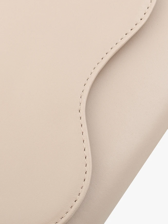 Beigefarbene Damen-Clutch-Tasche