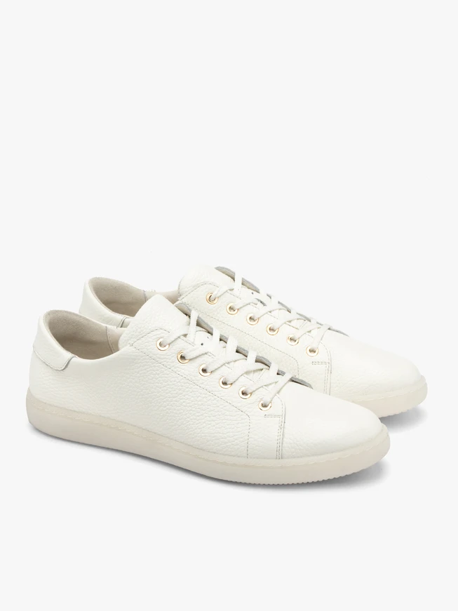 Cream sporty low-profile shoes