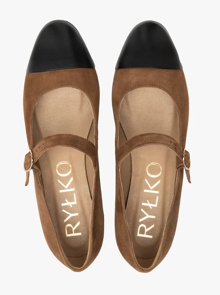 Braune Pumps mit schwarzer Stiletto-Spitze