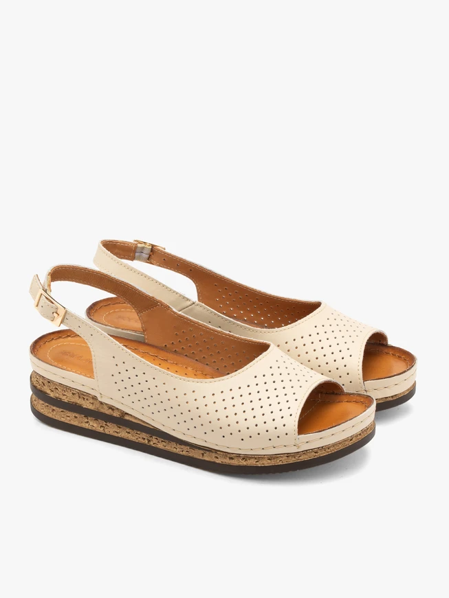 Cremefarbene Damen Plateausandalen