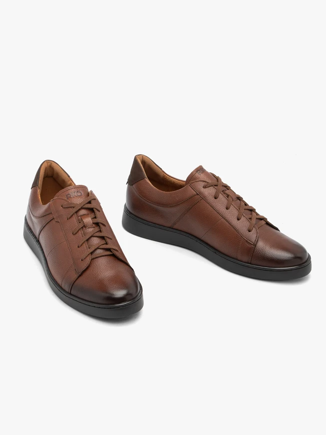 Braune Freizeithalbschuhe