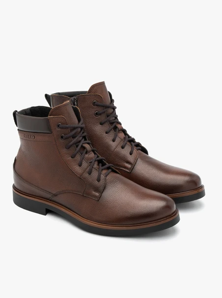 Men’s brown boots