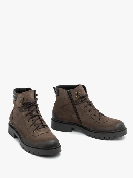Graue Velourslederstiefel