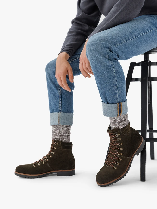 Stiefel aus olivfarbenem Veloursleder