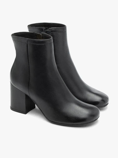 Schwarze Stöckelschuhe aus Leder