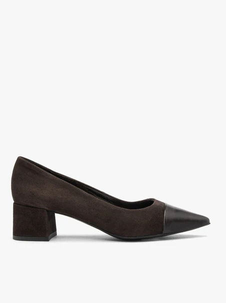 Velours-Pumps in Schokolade