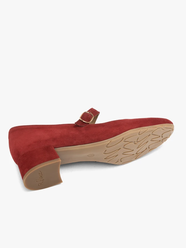 Kastanienbraune niedrighackige Pumps
