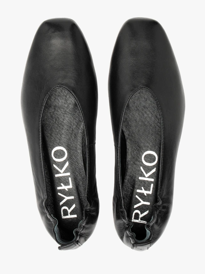 Schwarze Ballerinas mit quadratischer Zehe