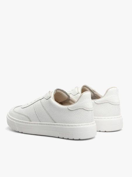White sporty shoes with lightweight sole