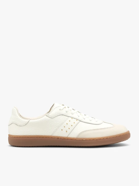 Cream women’s lace-up shoes